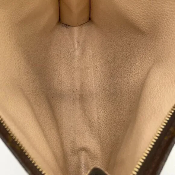 Authentic Louis Vuitton Poche Toilette 26 Monogram Cosmetic Pouch - Picture 14 of 15